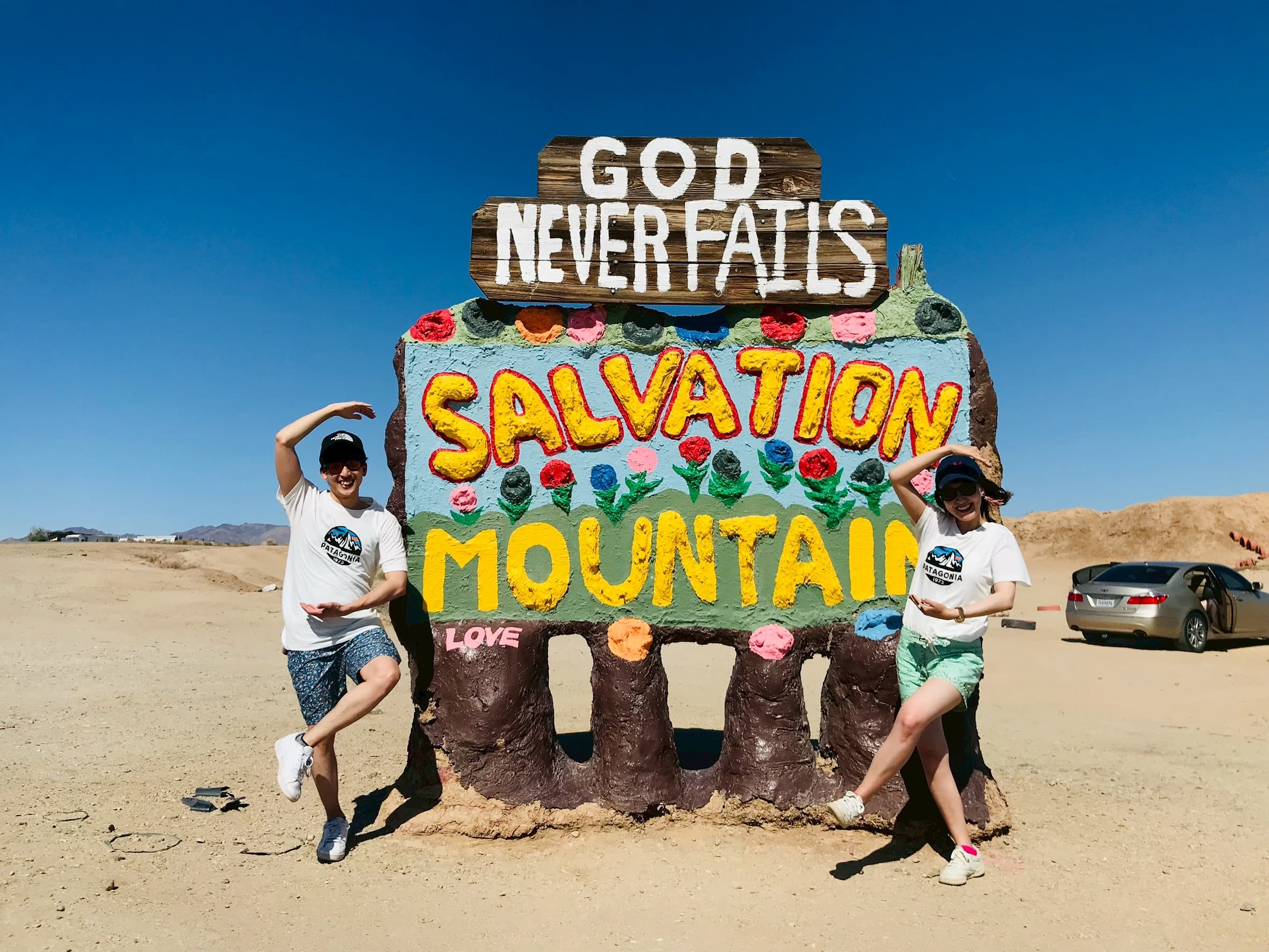 Salvation Mountain and Slab City day tour from Los Angeles